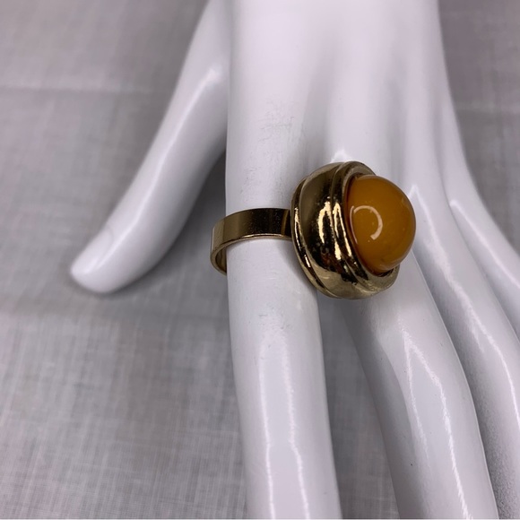 𝅺Vintage Ring Women’s 7 Opaque Caramel Round Cabochon Gold Tone Bohemian - Picture 5 of 8